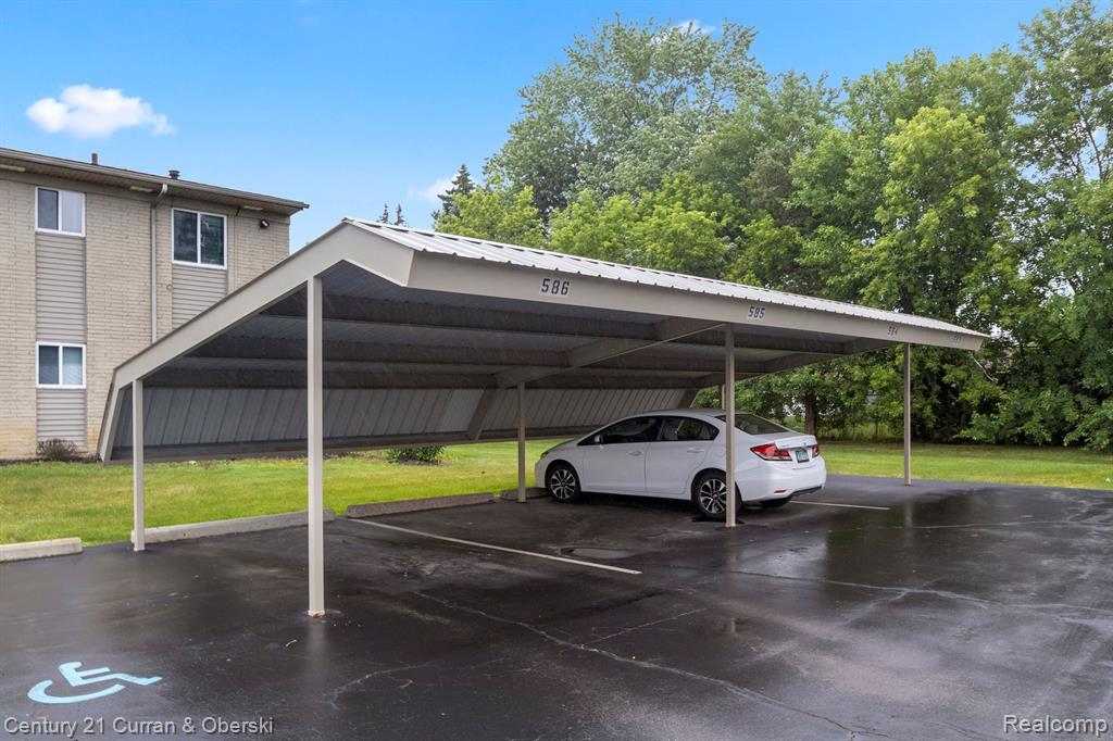 10159 ALLEN POINTE Drive, Allen Park, MI 48101 — Photo 17