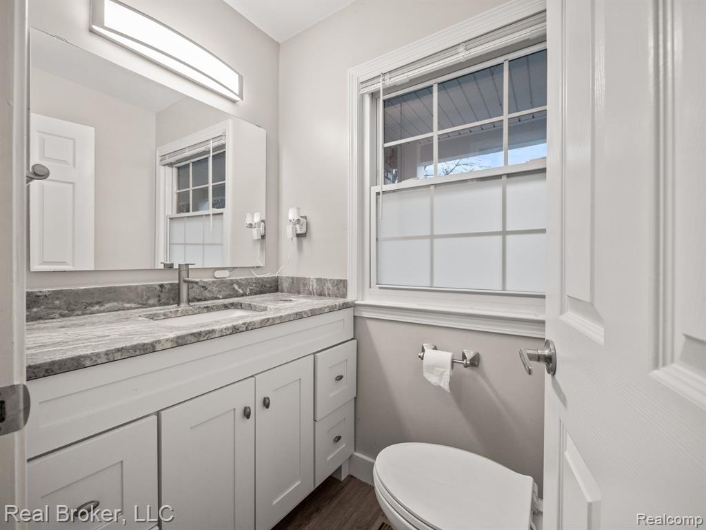 1909 Marie Circle, Bloomfield Hills, MI 48302 — Photo 17