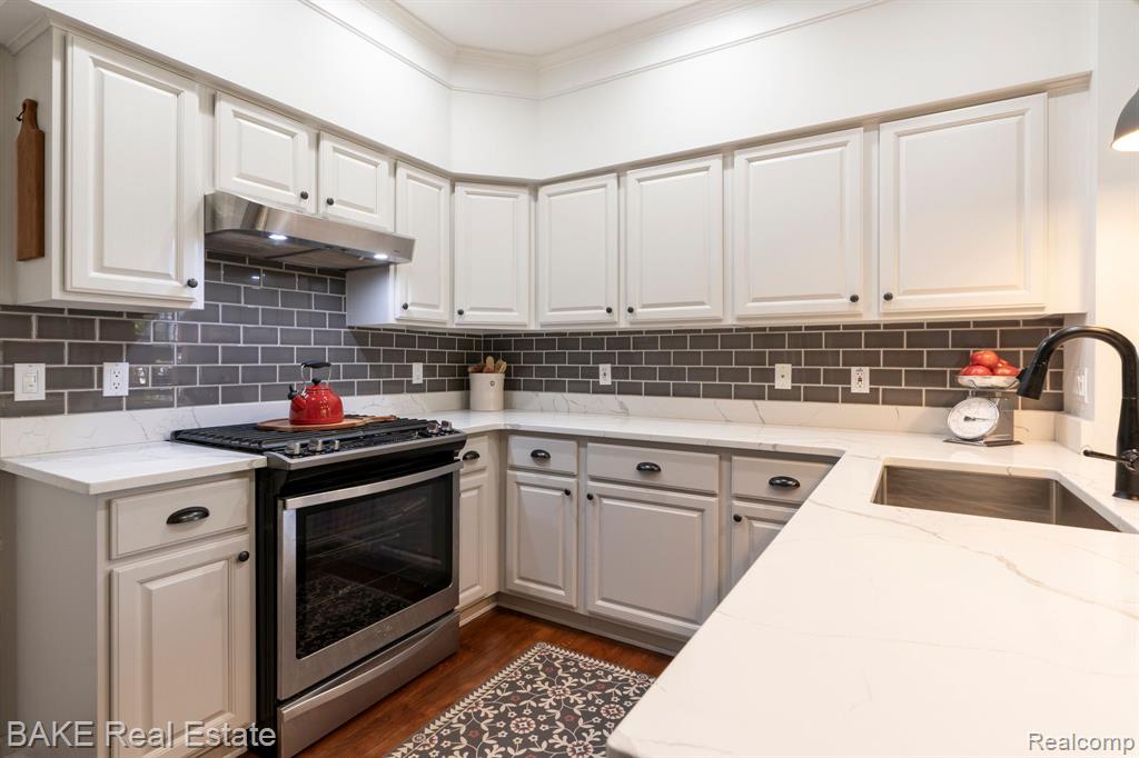 39470 Champion Court, Northville, MI 48168 — Photo 22