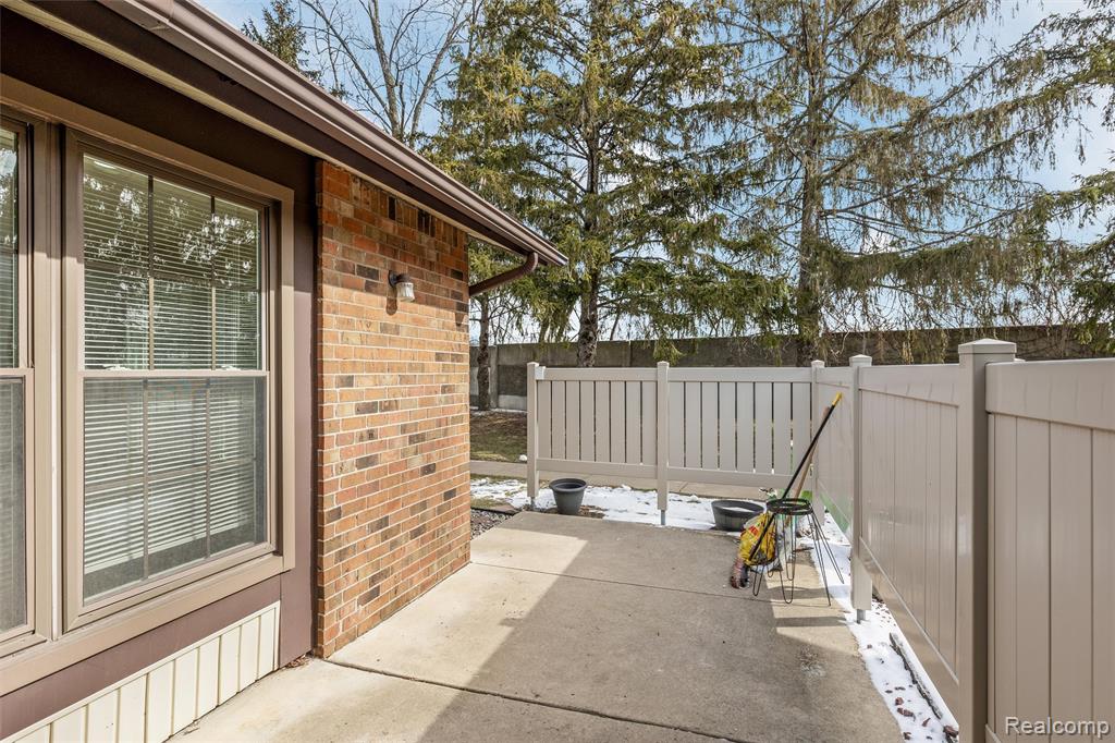 40526 Newport Drive, Plymouth, MI 48170 — Photo 25
