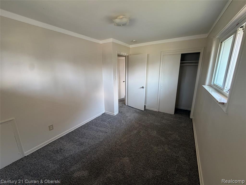 8586 Salem Lane, Dearborn Heights, MI 48127 — Photo 5