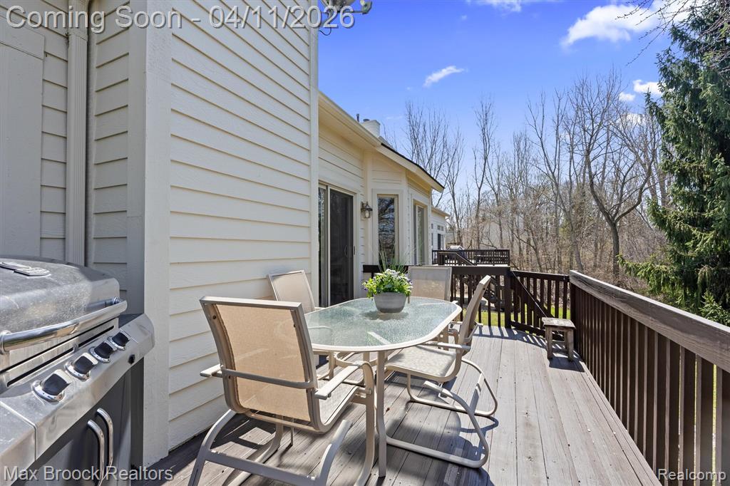 5010 Lake Vista Drive, West Bloomfield, MI 48323 — Photo 30