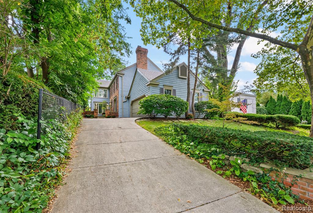 194 Charlevoix Avenue, Grosse Pointe Farms, MI 48236 — Photo 2