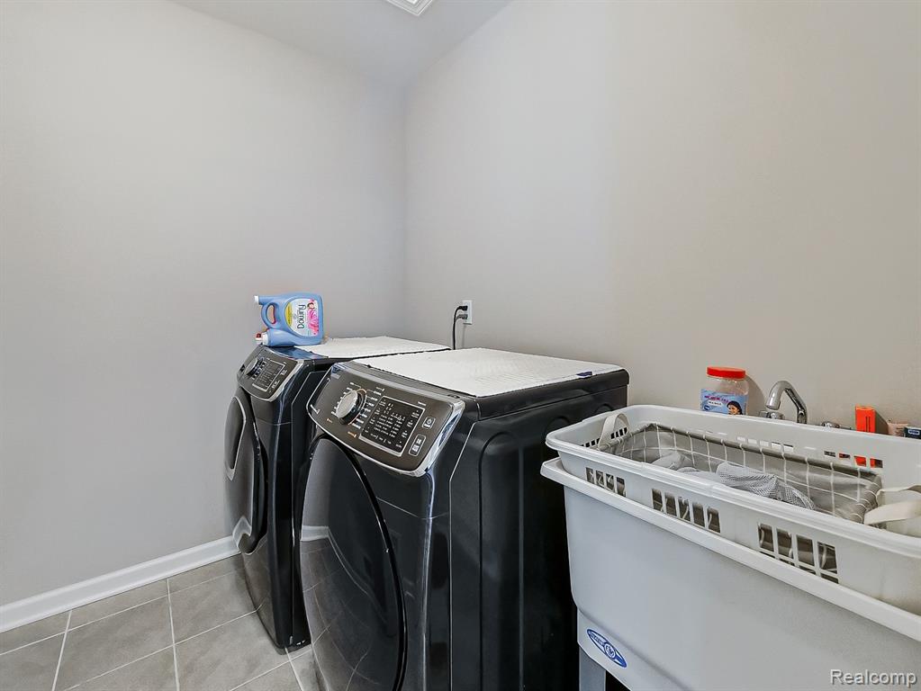 903 Leafdale Drive, Rochester Hills, MI 48307 — Photo 37