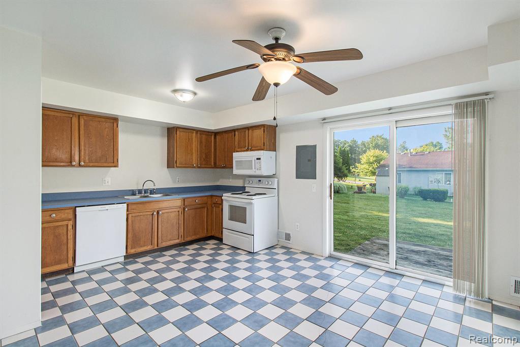 505 Garden Lane, Fowlerville, MI 48836 — Photo 5