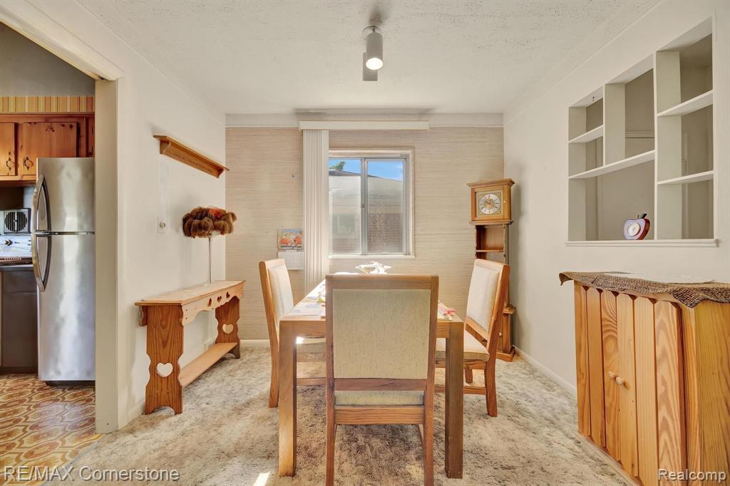 500 N LEONA Avenue, Garden City, MI — Photo 6
