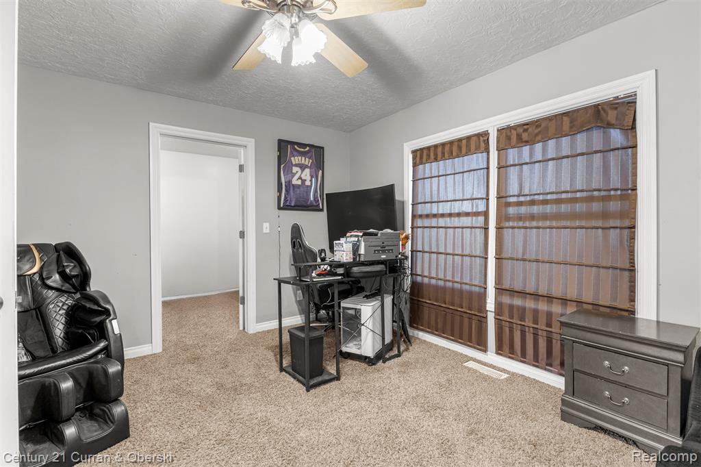 2732 Carric Court, Jackson, MI 49201 — Photo 18