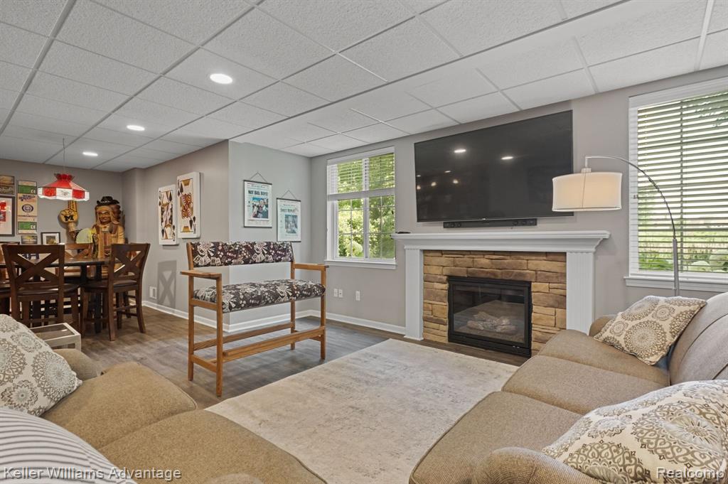 24670 BROMPTON Way, South Lyon, MI 48178 — Photo 27