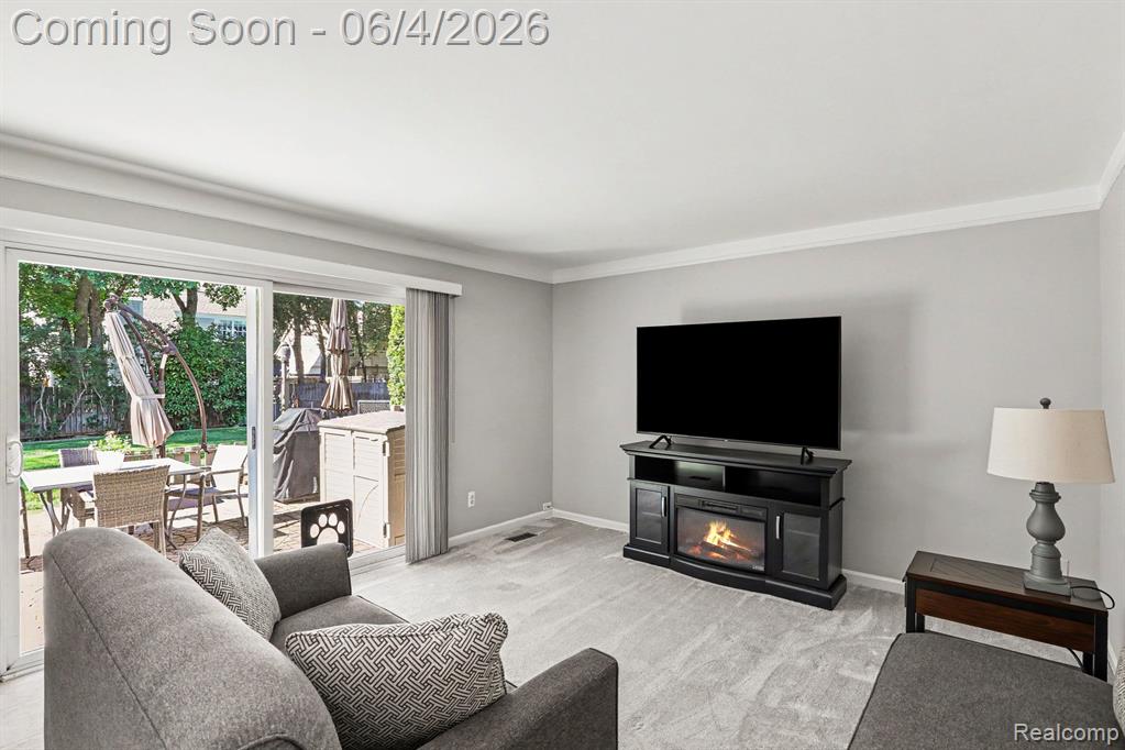 6917 Chesterfield, Waterford, MI 48327 — Photo 4