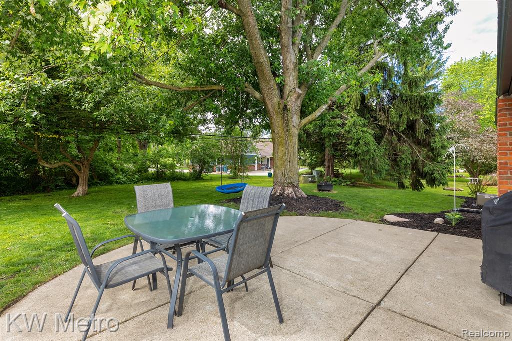 839 Dressler Lane, Rochester Hills, MI 48307 — Photo 37