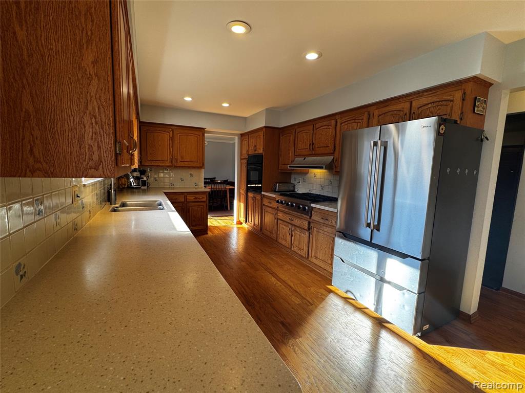 855 Avon Court, Grosse Pointe Woods, MI 48236 — Photo 33