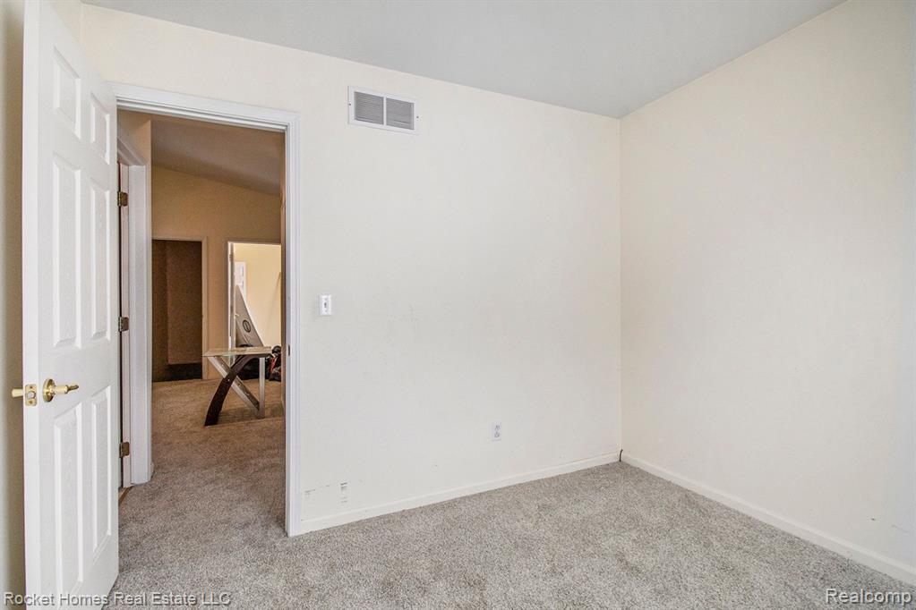 7256 MAPLELAWN Drive, Ypsilanti, MI 48197 — Photo 19