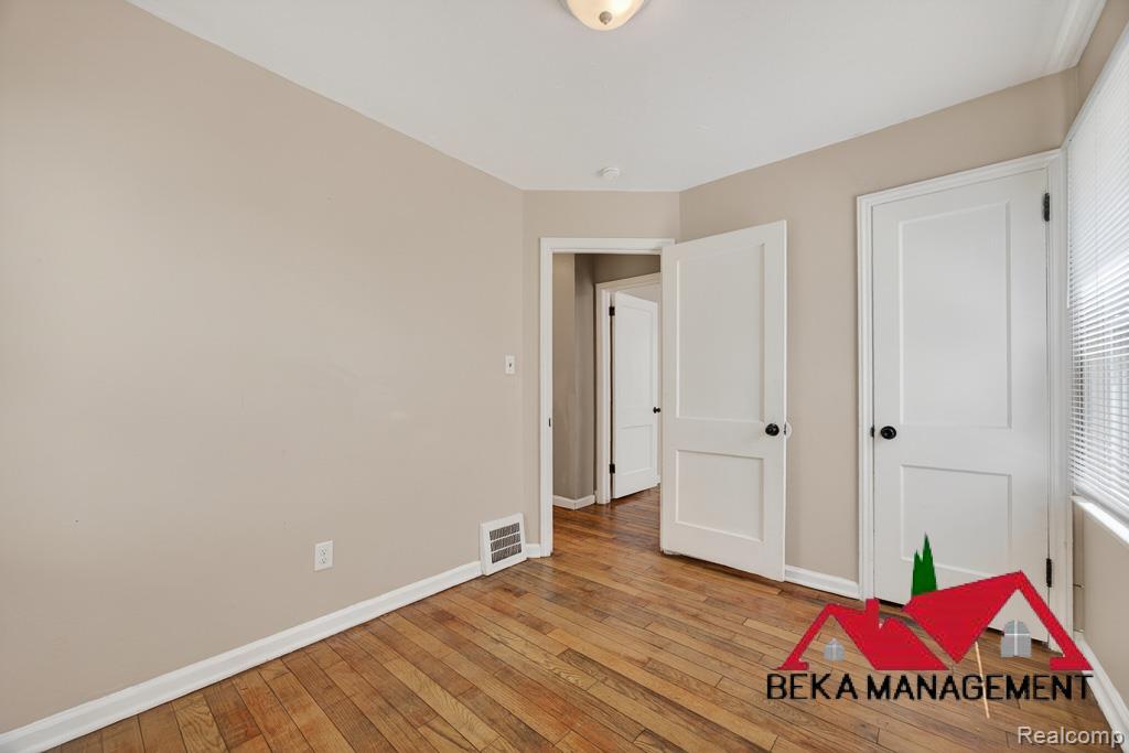 4924 Howe Road, Wayne, MI 48184 — Photo 14