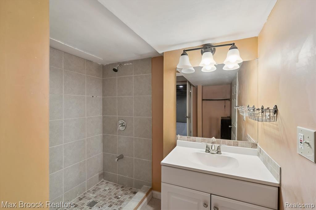 5872 Meadowview Drive, Plymouth, MI 48187 — Photo 44