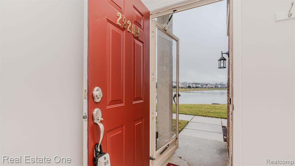 28209 Oakmonte Circle E, 60, New Hudson, MI 48165 — Photo 3