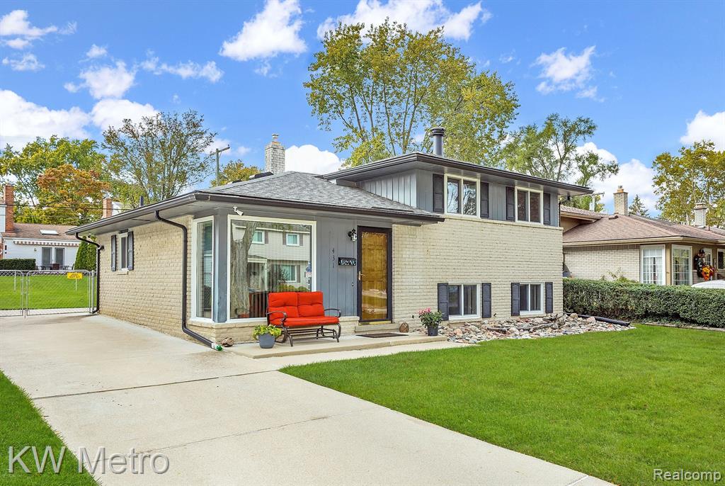 431 KINROSS Avenue, Clawson, MI — Photo 2