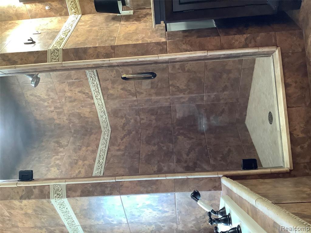 511 BASELINE Road, Northville, MI 48167 — Photo 15