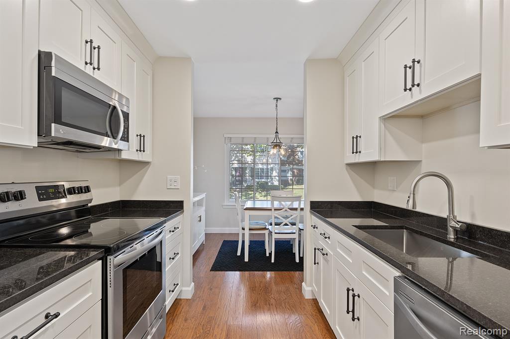 1961 WICKHAM Street, Royal Oak, MI 48073 — Photo 10