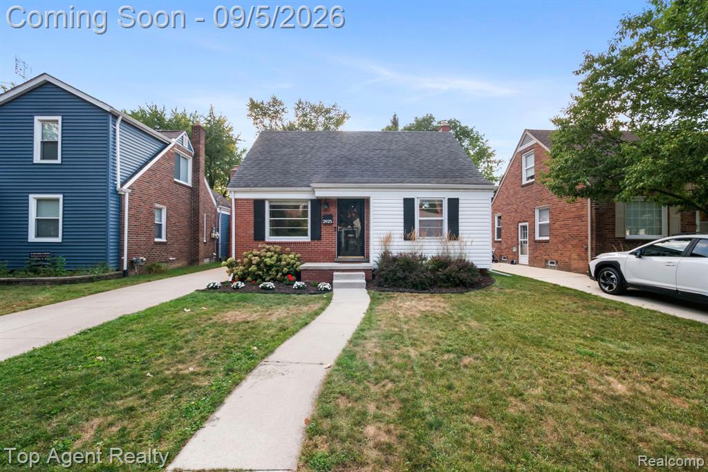 2925 N Alexander Avenue, Royal Oak, MI 48073