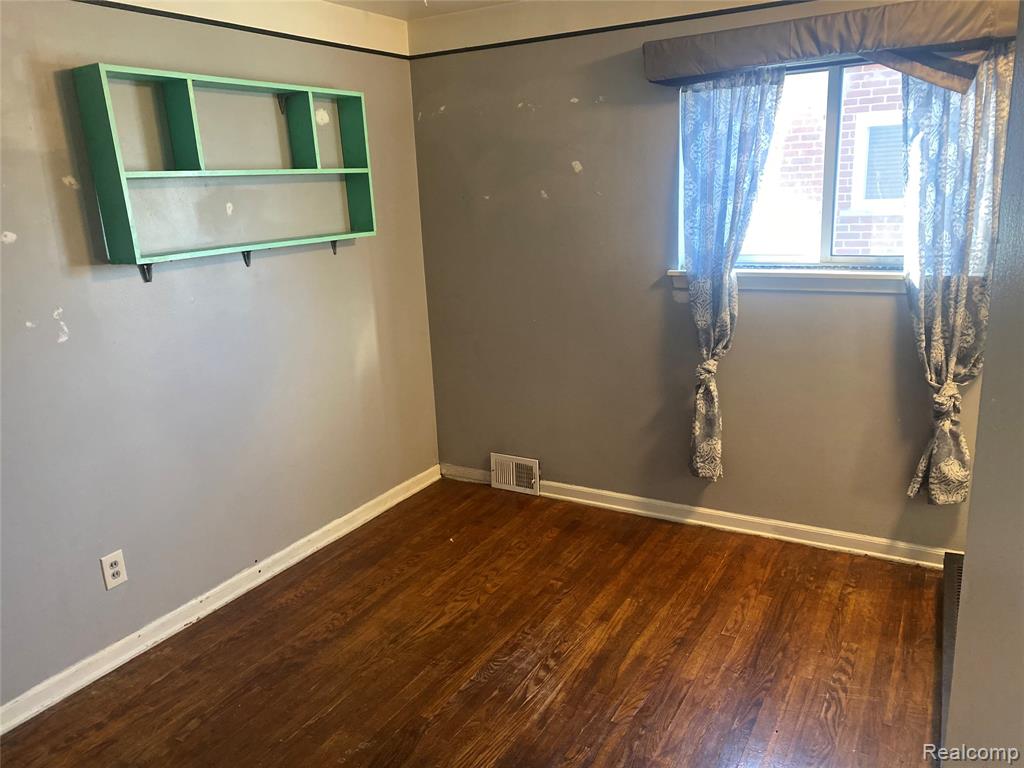 7696 Rosemary Street, Dearborn Heights, MI 48127 — Photo 8