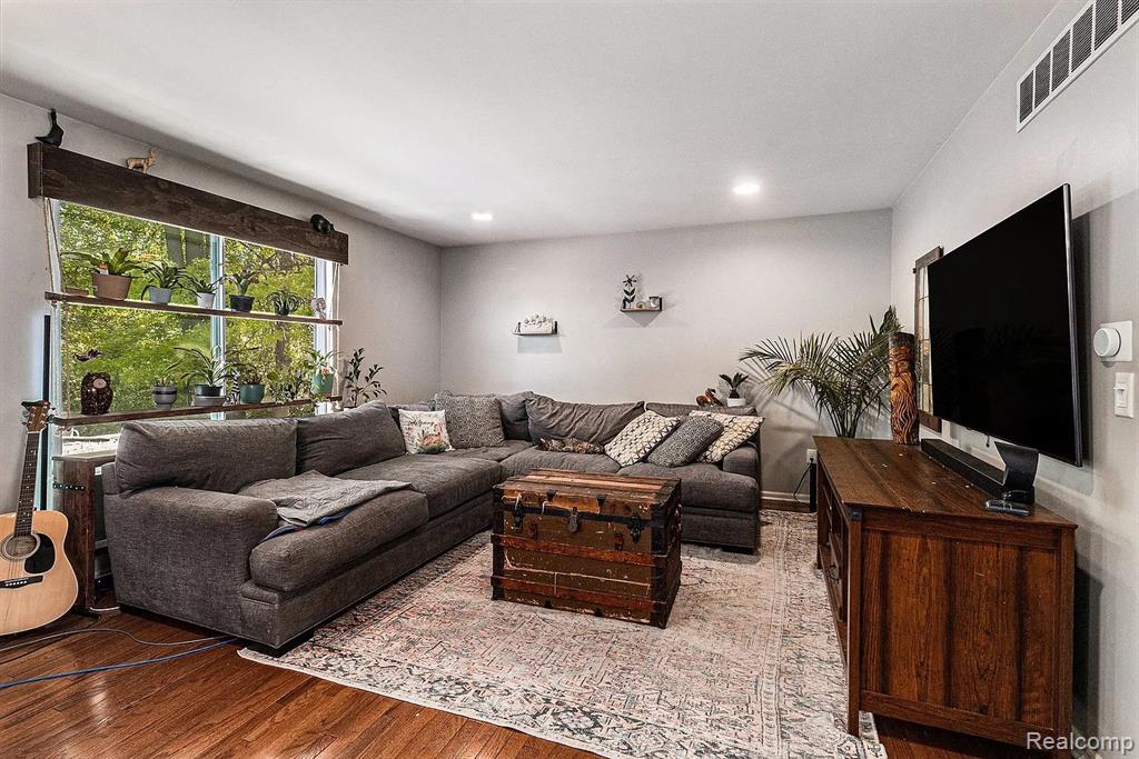 37459 Dianne Lane, New Boston, MI 48164 — Photo 9