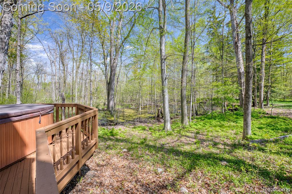 27966 Trailwood Court, Farmington, MI 48331 — Photo 49