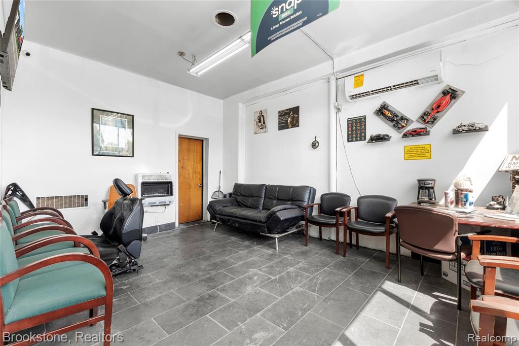 10200 Whittier Street, Detroit, MI 48224 — Photo 30