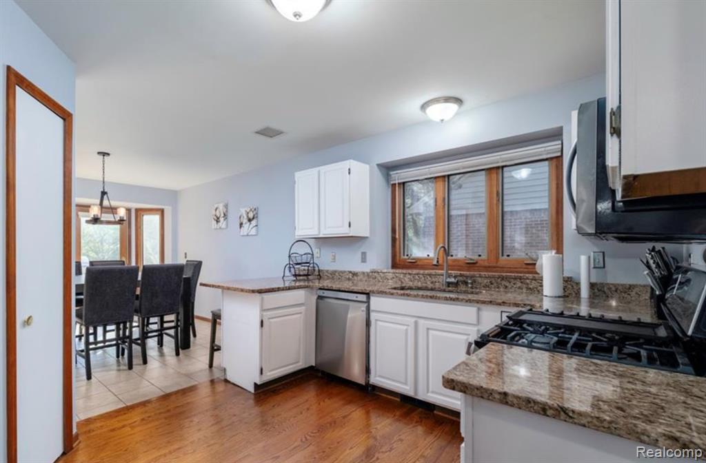 44000 Dunham Court, Clinton Twp, MI 48038 — Photo 4