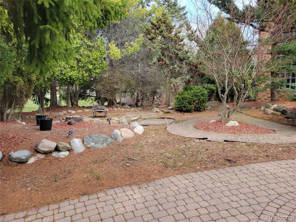 5549 Perrytown Drive, West Bloomfield, MI — Photo 2