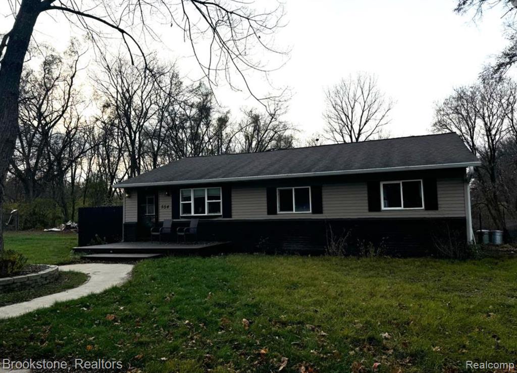 554 SHERIDAN Road, Jackson, MI 49203 — front exterior