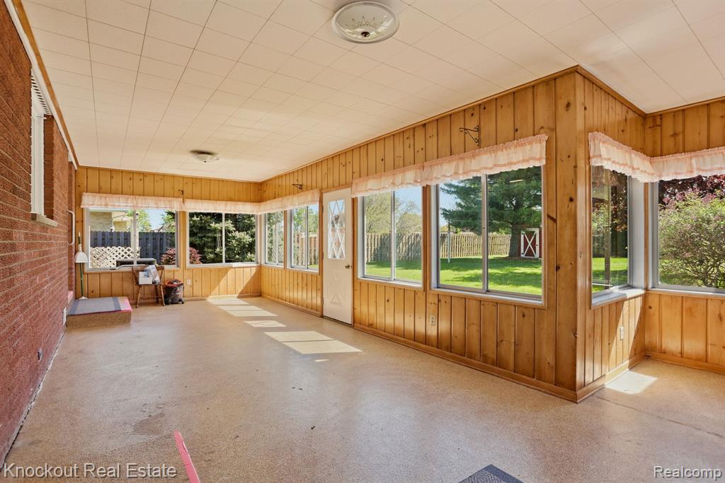 275 S Airport Road, Saginaw, MI 48601 — Photo 19