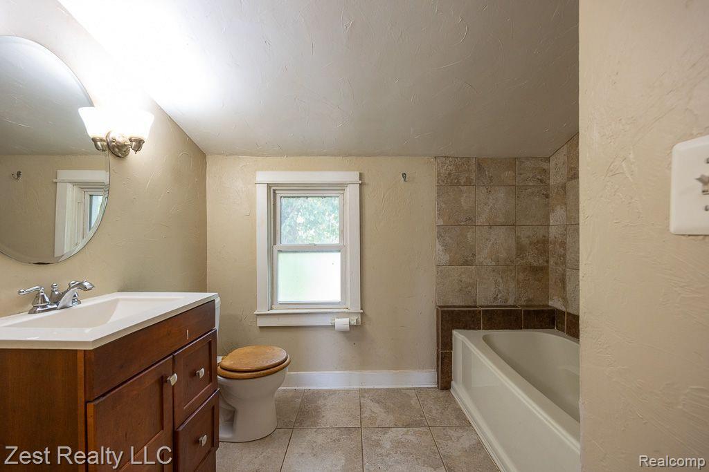 9471 PONTIAC LAKE Road, White Lake, MI — Photo 22