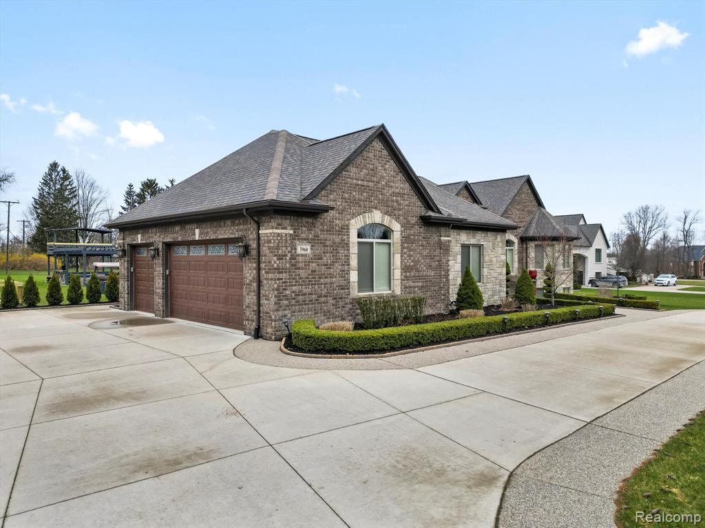 3960 HARVEST CREEK Court, Rochester, MI 48306 — Photo 4