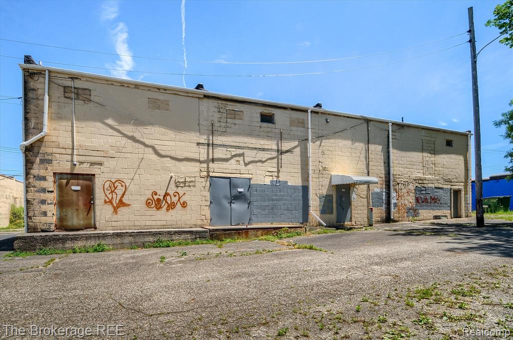 4032 Fenton Road, Flint, MI 48507 — Photo 6