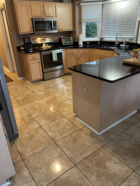 6665 Suffield Drive, Washington, MI — Photo 11