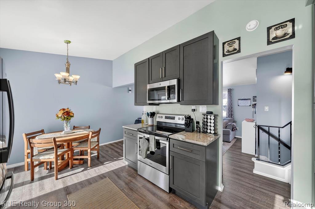 5423 Mikewood Drive, Waterford, MI 48327 — Photo 14