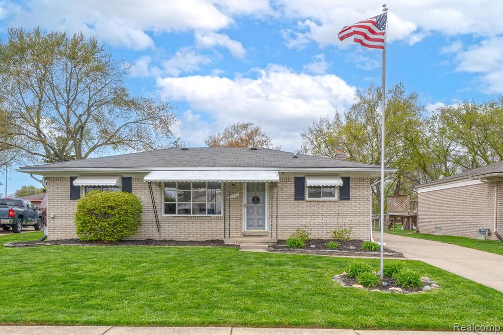 40137 Walter Drive, Sterling Heights, MI 48310 — front exterior