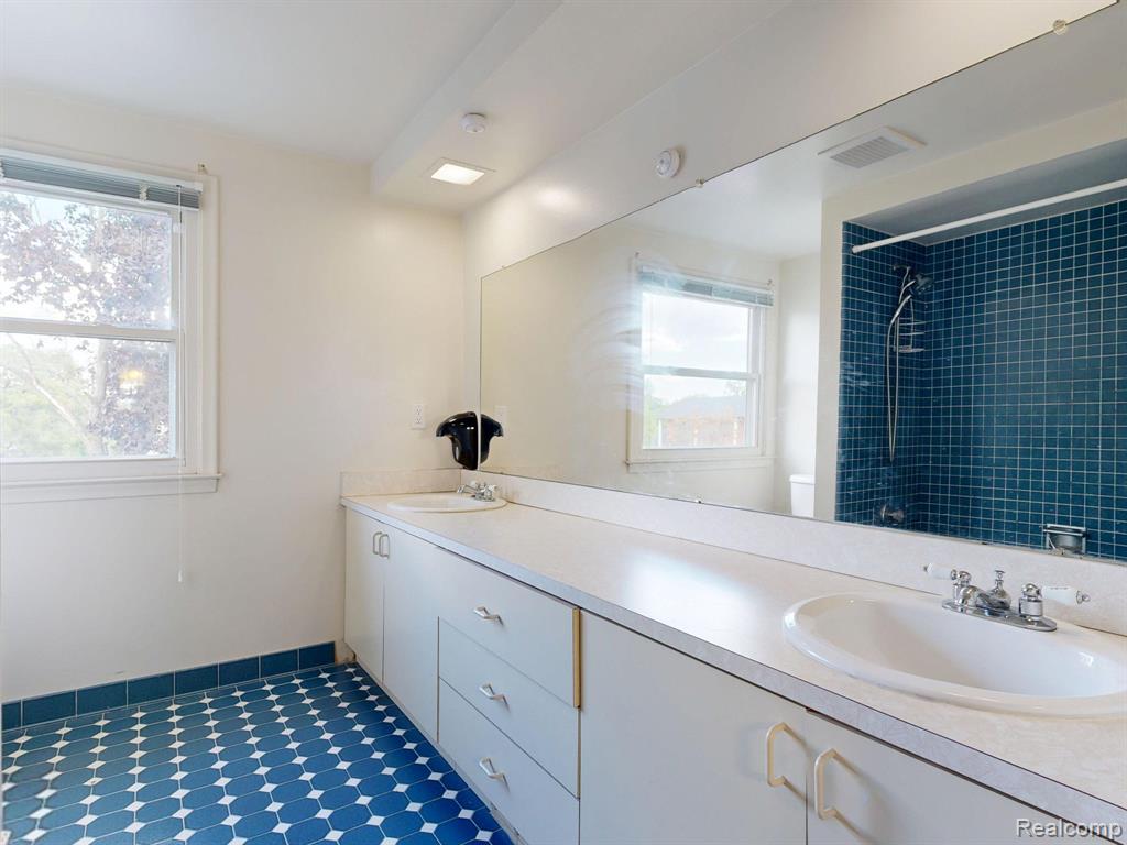 4185 Pinehurst Court, West Bloomfield, MI — Photo 42