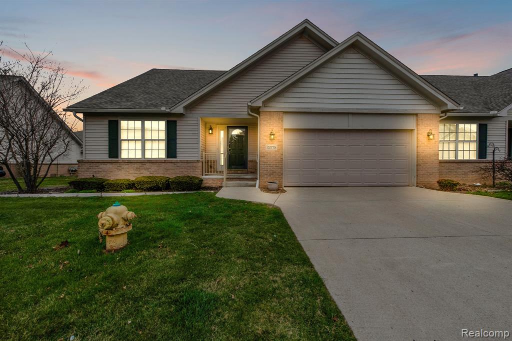 23778 ASHLEY Drive, Flat Rock, MI 48134 — Photo 2