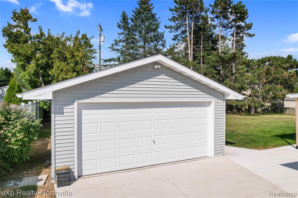 42030 Schoolcraft Road, Plymouth, MI 48170 — Photo 4