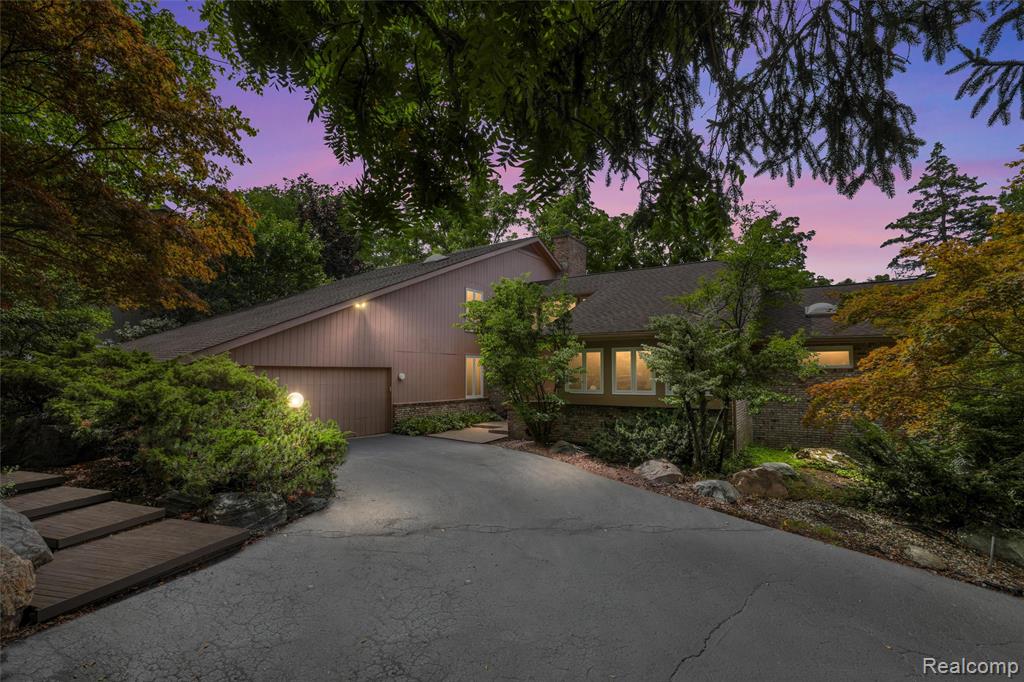 4972 Champlain Circle, West Bloomfield, MI 48323