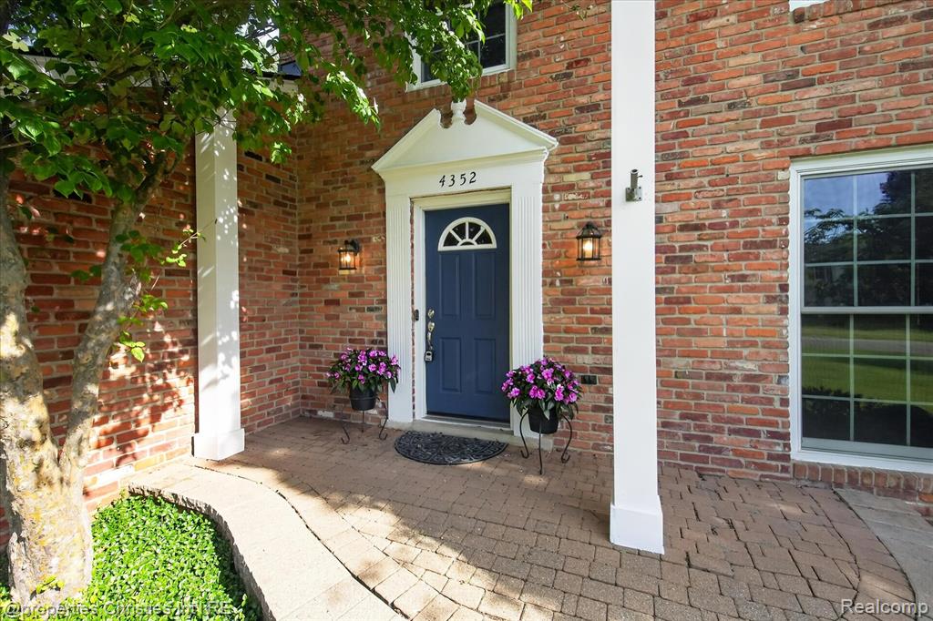 4352 Greenstown Drive, West Bloomfield, MI 48323 — Photo 58