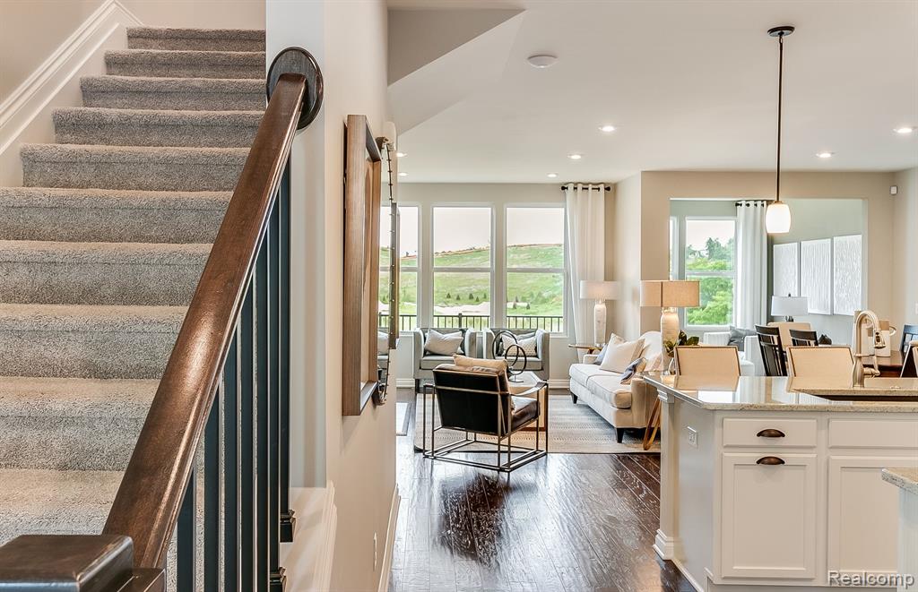 5505 E SPANIEL Drive, Ann Arbor, MI 48108 — Photo 4