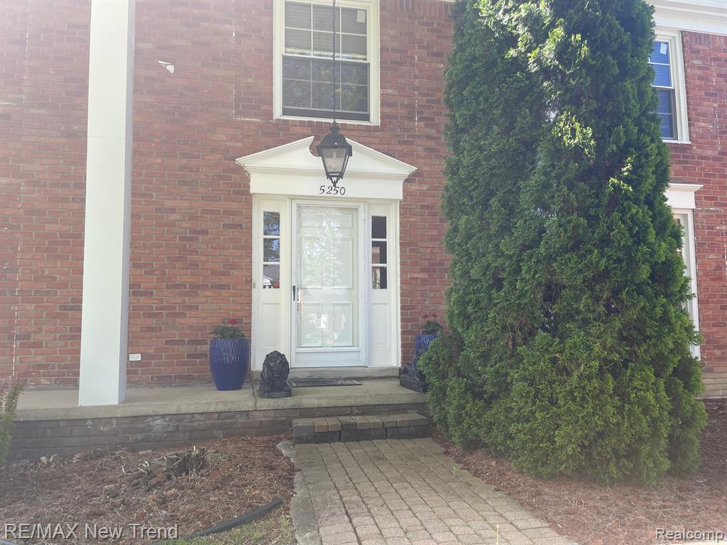 5250 Hardwoods Drive, West Bloomfield, MI 48323 — Photo 35