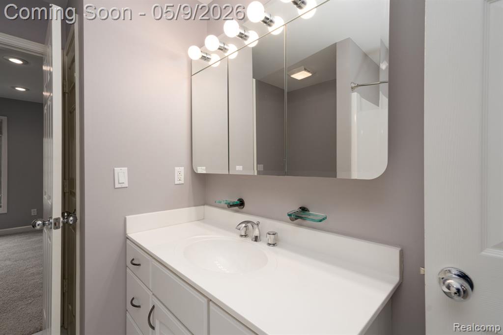 6091 Brookstone Lane, Grand Blanc, MI 48439 — Photo 32