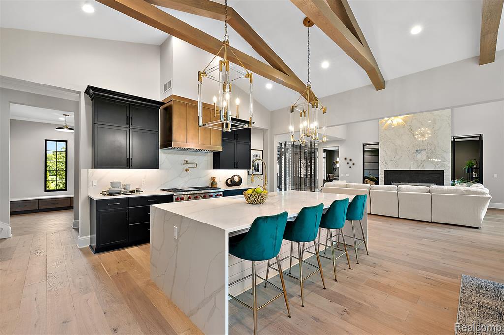 3268 Willis Drive, Oakland, MI, 48306