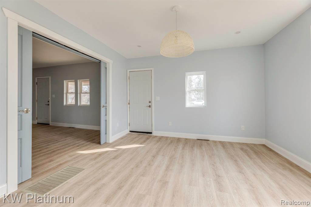 2819 Ravenswood Road, Port Huron, MI 48060 — Photo 16