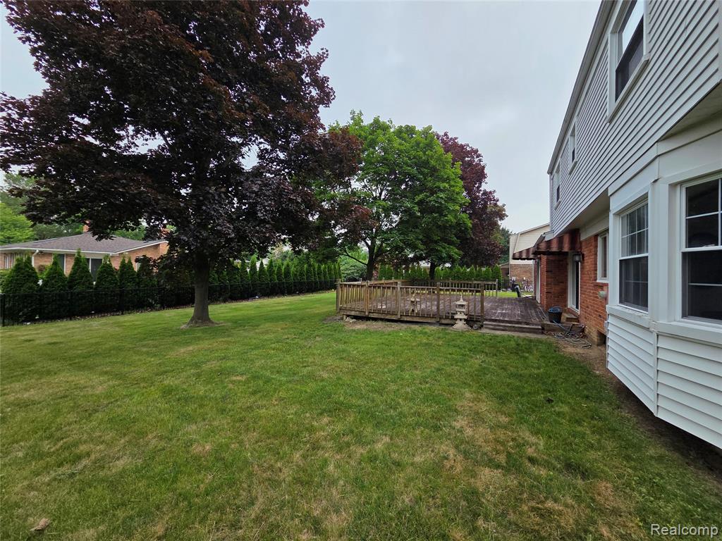 5379 Winchester Drive, Troy, MI 48085 — Photo 31