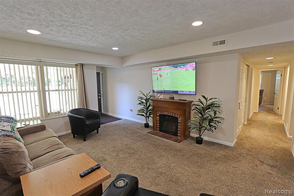 61278 Greenwood Drive, South Lyon, MI 48178 — Photo 3