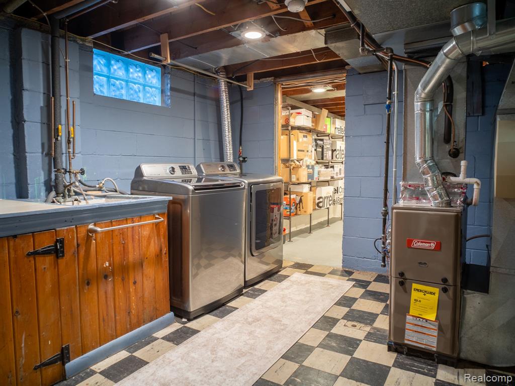 512 N REMBRANDT Avenue, Royal Oak, MI 48067 — Photo 17